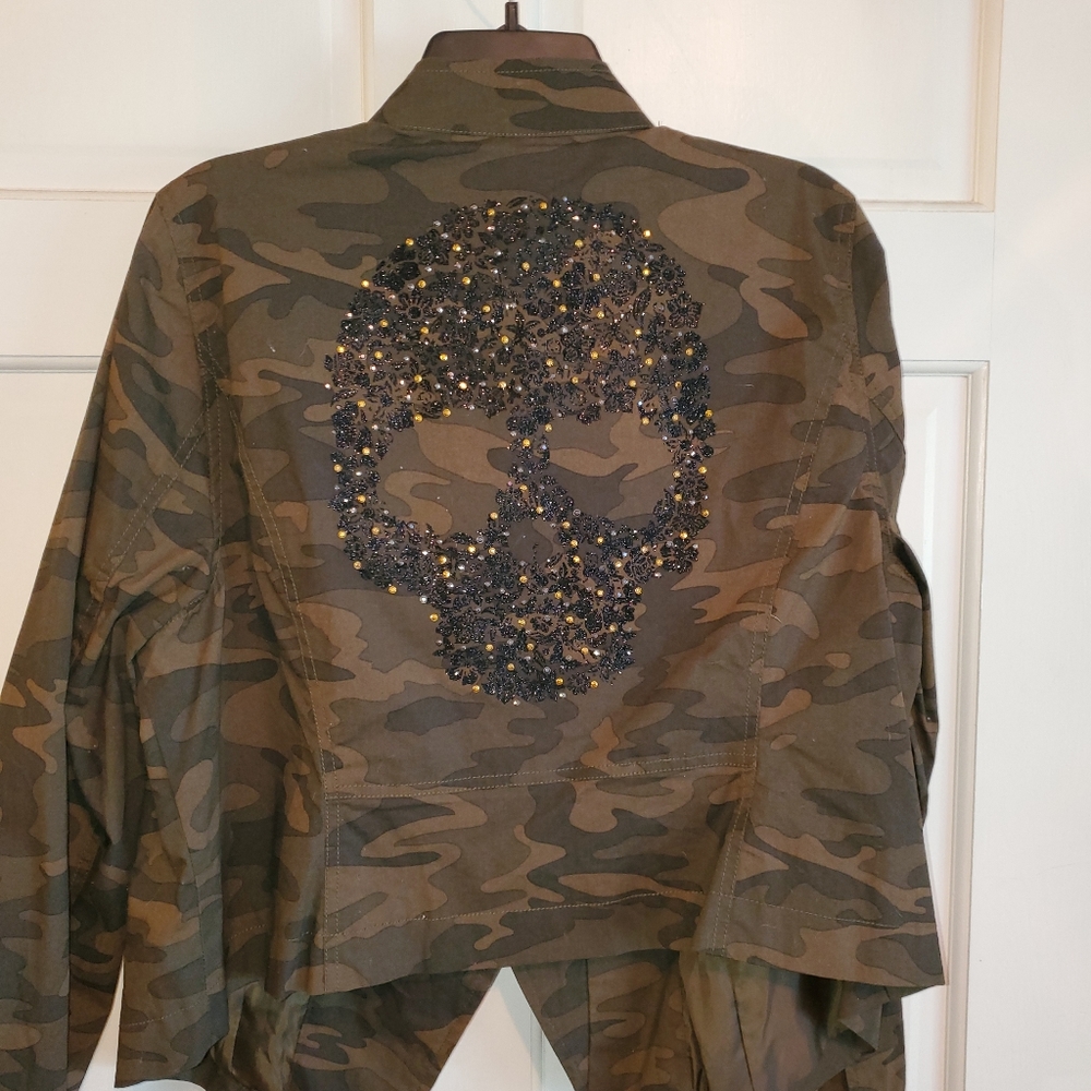 Super Cute camo skull jacket